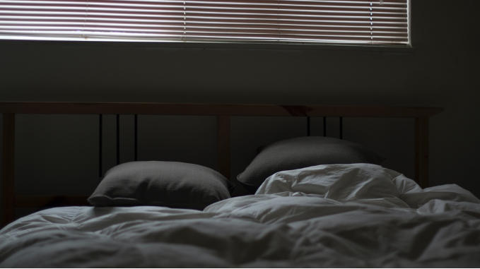 This image has an empty alt attribute; its file name is Sleepbed.png